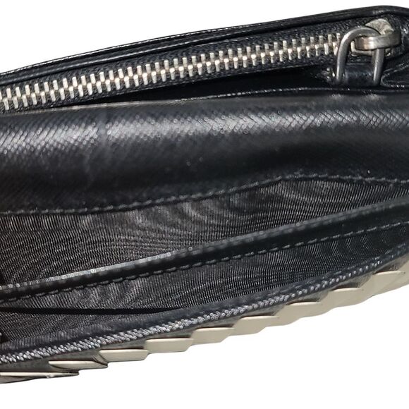 Prada Black Leather Wallet Minimalist Design In Preloved Condition - Picture 6 of 11